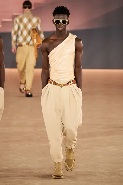 Look 13